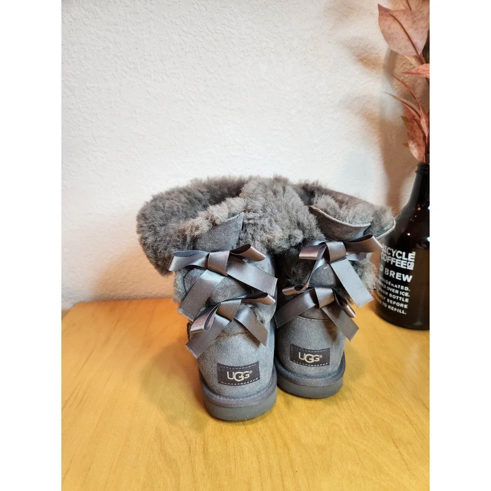 UGG Gray Suede‎ Short Boots Women's US 5 Shearling Lined Bow Back